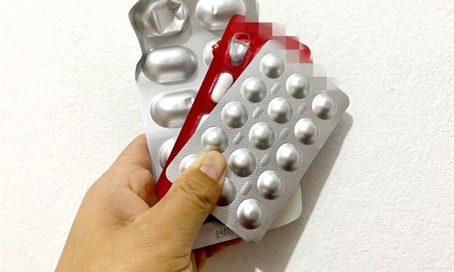 Đề xuất cấm livestream bán thuốc: Giải pháp chặn đứng những hệ lụy từ mua thuốc online và 