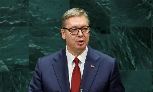 Tổng thống Serbia tuyên bố từ chức