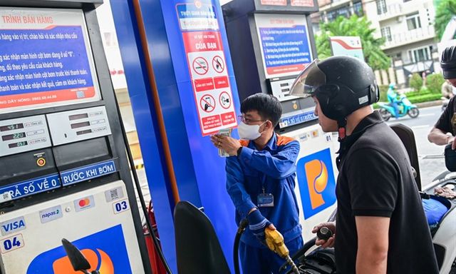 Giá xăng dầu ngày 30/9: Dầu thế giới giảm, trong nước chờ điều chỉnh ngày mai