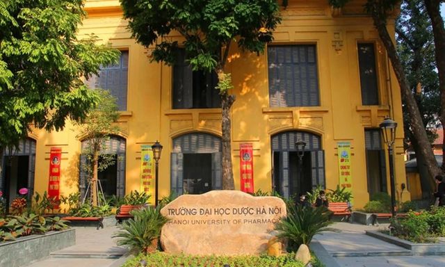 Loạt sinh viên Trường Đại học Dược Hà Nội bị cảnh báo, buộc thôi học, lý do là gì?