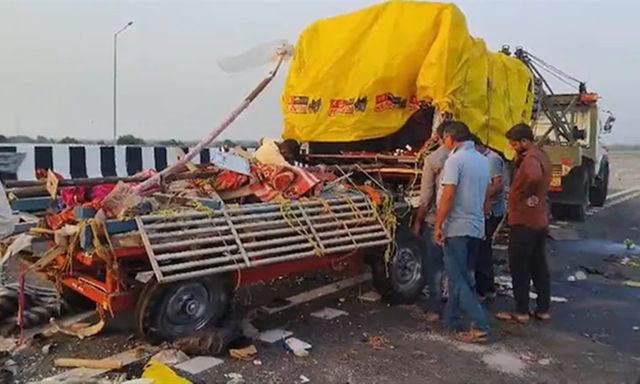 Hiện trường vụ tai nạn giao thông khiến 7 người thiệt mạng, 19 người bị thương ở Ấn Độ