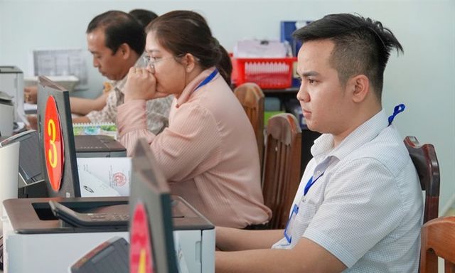 Chính thức: Cán bộ, công chức cấp xã được hưởng phụ cấp công vụ 55%, áp dụng từ 1/7/2026