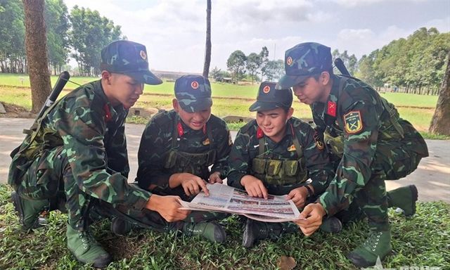 Công dân đủ 18 tuổi đang học lớp 10 tại cơ sở giáo dục nghề nghiệp - giáo dục thường xuyên công lập có được tạm hoãn nhập ngũ?