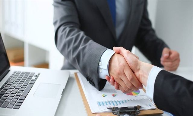 Ngày hoàn thành hợp đồng không thống nhất, phải yêu cầu nhà thầu làm rõ