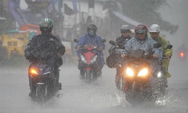 Dự báo thời tiết ngày 8/10: Mưa lớn từ Thanh Hóa đến Đà Nẵng khi nào mới kết thúc?