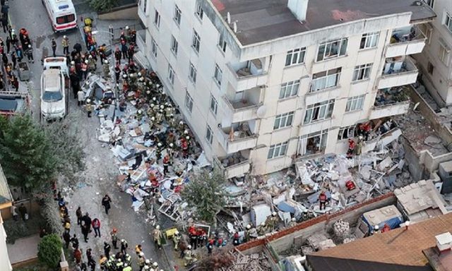 Sập tòa nhà 7 tầng, nhiều người bị mắc kẹt bên trong, hiện trường tan hoang ở Thổ Nhĩ Kỳ