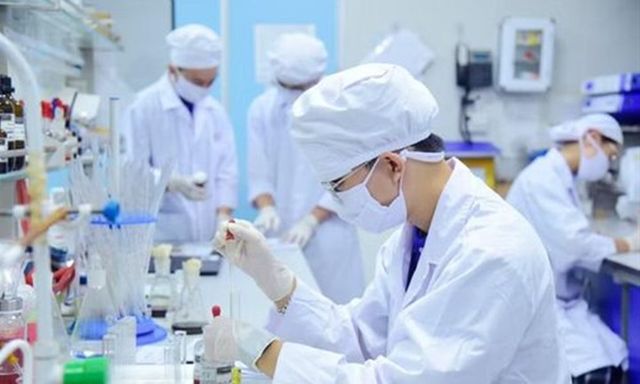 Học liên thông ngành nặng nhọc, độc hại có được giảm học phí?
