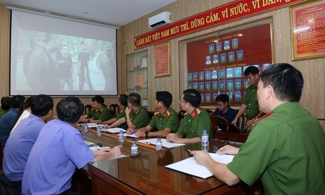 Bắt 10 người đóng phim giang hồ, hé lộ chiêu trò phía sau hàng triệu lượt xem