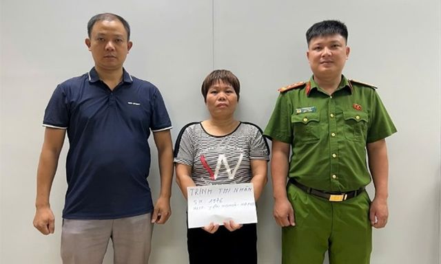 Trốn truy nã suốt 30 năm, người phụ nữ ra đầu thú