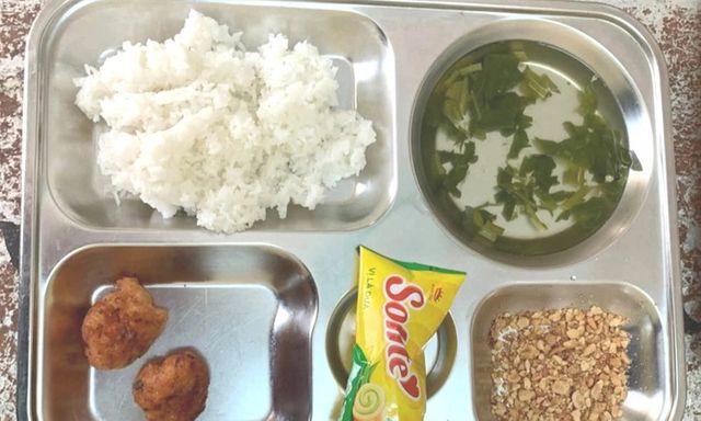 Hiệu trưởng Trường Tiểu học Lập Thạch 1 thông tin đáng chú ý về cơm bán trú chỉ có ít muối lạc, 2 viên thịt