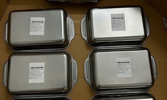 “Vua Khay-Inox” bị xử phạt vì bán hơn 2.000 sản phẩm vi phạm nhãn hàng hóa
