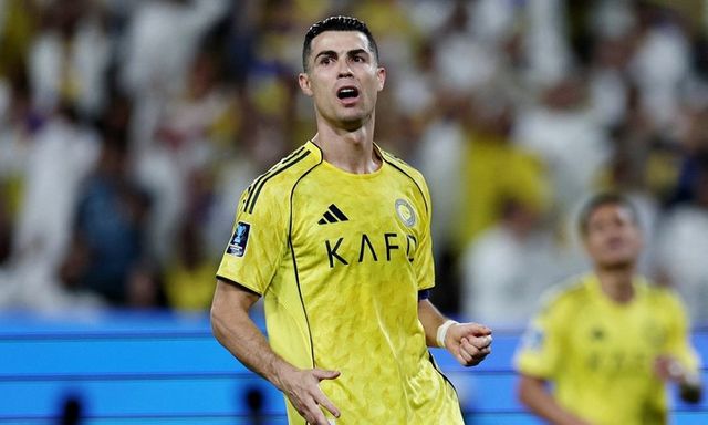 Cristiano Ronaldo nhận tin không vui từ FIFA