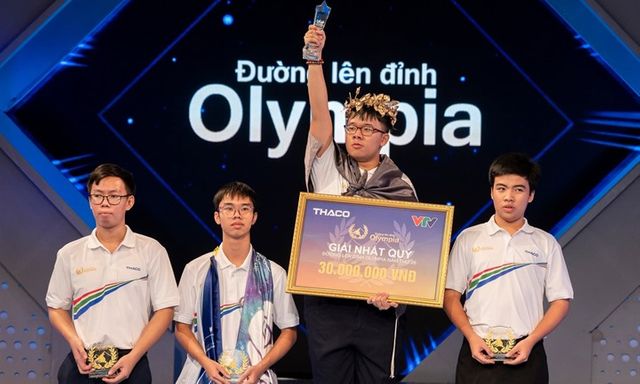 Choáng váng profile nam sinh vừa vào chung kết Olympia: Từng đỗ 4 trường chuyên một lúc, tài năng khiến ai nấy ngỡ ngàng