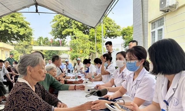 Hà Nội đặt mục tiêu đến năm 2030, 100% người yếu thế có hồ sơ an sinh xã hội số
