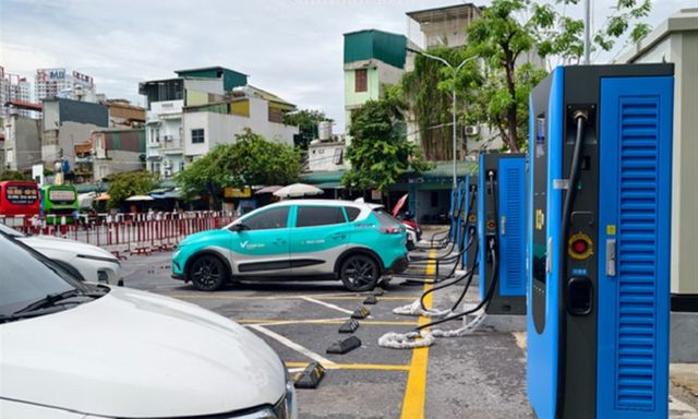 Cụ thể hóa Luật Thủ đô năm 2026 - Hà Nội quy định hạ tầng trạm sạc công cộng đầu tư mới
