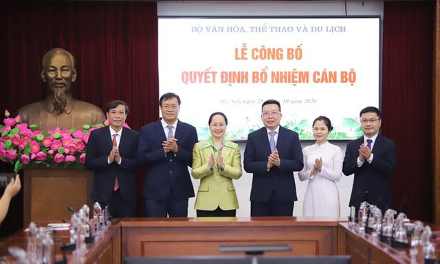 Trao quyết định điều động, bổ nhiệm lãnh đạo các đơn vị trực thuộc Bộ VHTTDL