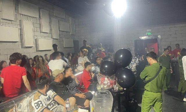 Bí mật sau những tờ giấy nhớ màu vàng tại Coca Club: Hé lộ đường dây buôn bán hàng nghìn bóng cười