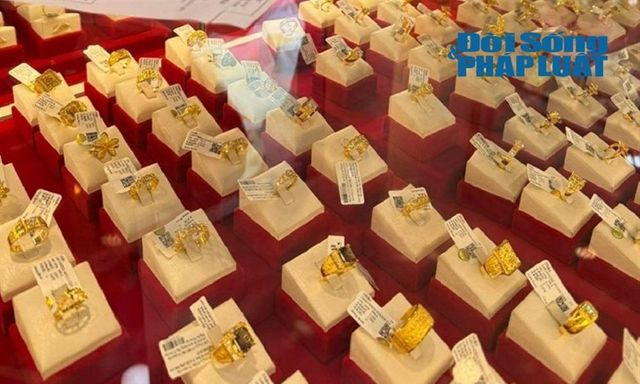 Giá vàng ngày 31/10: Vàng thế giới xuống mức thấp nhất 1 năm qua, vàng trong nước dự báo giảm mạnh sau tháng 10