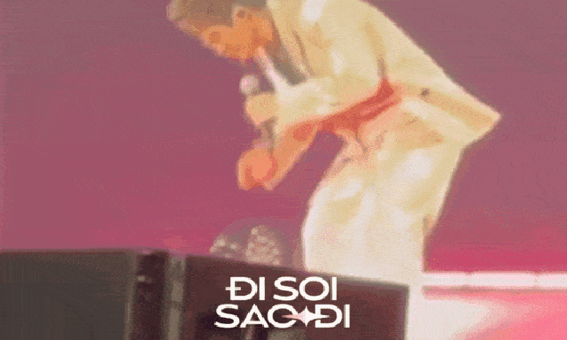 Clip: Hà Anh Tuấn bị tụt huyết áp, choáng váng ngồi bần thần ngay trên sân khấu