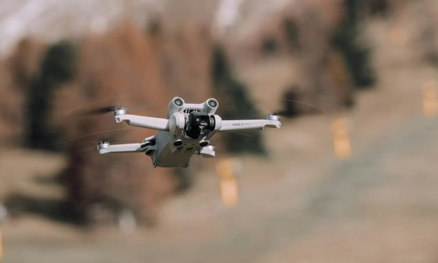 Điều khiển máy bay không người lái khi say rượu, một người bị phạt gần 3.000 USD