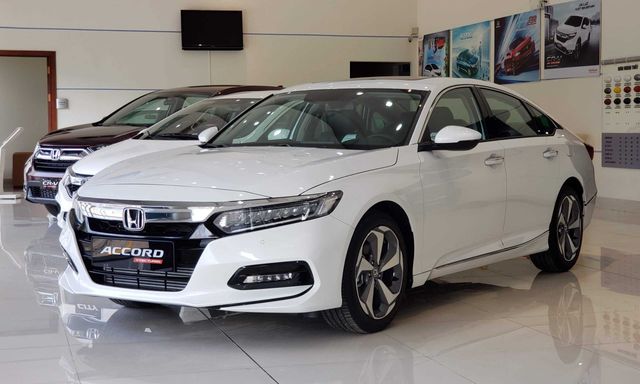 Mazda6, Honda Accord “trắng tay”: Doanh số sedan hạng D đang tụt dốc không phanh?