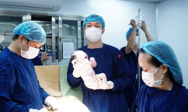 Công nghệ hỗ trợ sinh sản và lời tri ân tháng 7