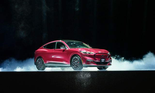 Giá 2,599 tỷ đồng, Ford Mustang Mach-e có gì để hấp dẫn tín đồ xe Việt?