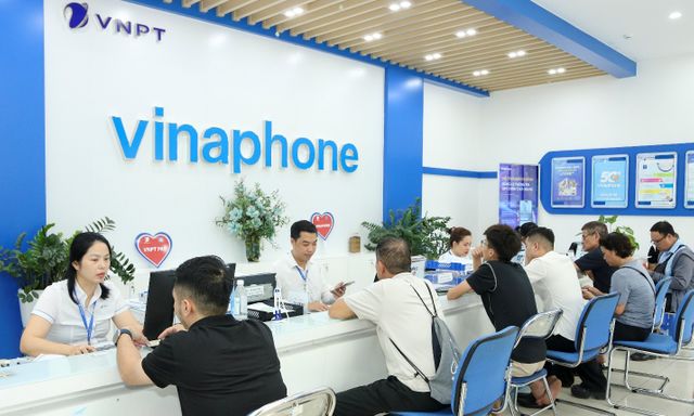 Ba thập kỷ viễn thông và những cột sóng thay đổi cách người Việt kết nối