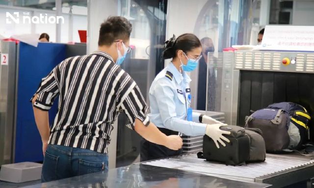 Ai sắp đi Thái Lan chú ý: Từ 16/10, sân bay có thể mở vali để kiểm tra ngay cả khi hành khách không có mặt