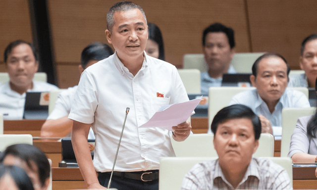 Giám đốc BV Đại học Y Hà Nội đề xuất với Chủ tịch FPT Trương Gia Bình triển khai dự án đặt máy sốc điện tim nơi công cộng để hỗ trợ cấp cứu