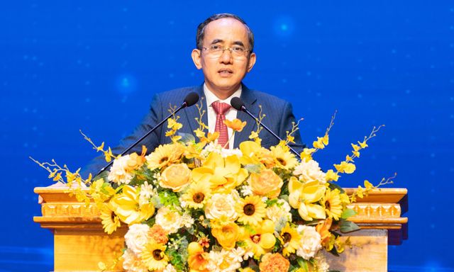 Tỷ phú chứng khoán Việt Nam sở hữu tài sản 9.000 tỷ đạt chuẩn chức danh giáo sư năm 2025