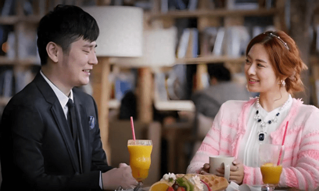 Vì sao đàn ông trung niên hiếm khi chọn phụ nữ cùng tuổi? Một sự thật phũ phàng về hôn nhân sau tuổi 30