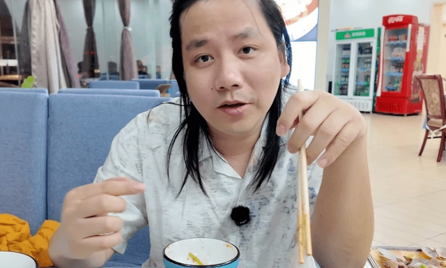 Khoa Pug trước khi phá sản tự tin là YouTuber Việt Nam giàu nhất tại Mỹ: “30 tỷ đối với tôi là rác”