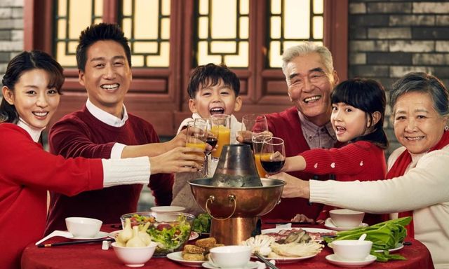 Nên ăn gì, nói gì và mua gì vào dịp Tết Nguyên Đán để mang lại năng lượng tích cực, may mắn