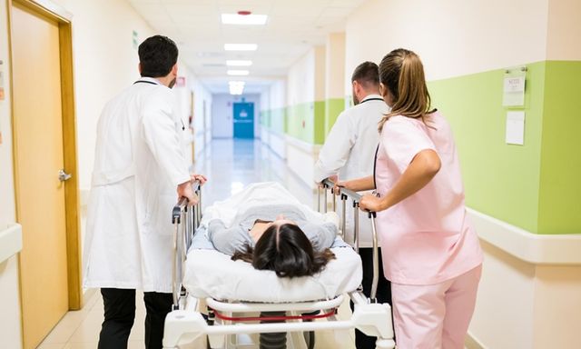 7 triệu chứng từ NHẸ đến NGUY KỊCH khi con ăn phải thịt lợn bệnh: Phụ huynh cần nắm rõ ngay!