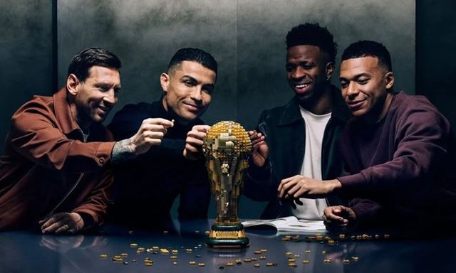 Chấn động lịch sử túc cầu: Cristiano Ronaldo, Lionel Messi, Kylian Mbappe và Vinicius Junior cùng chung 1 khung hình - CHUYỆN GÌ ĐÂY?