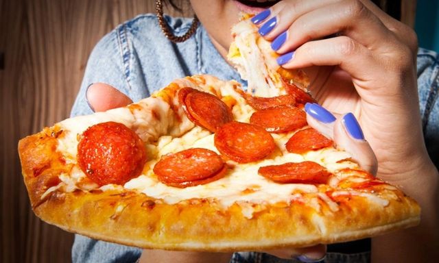 Người Việt chi 726.500 tỷ đồng vào các hàng quán: Giới trẻ 