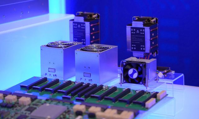 Xuất hiện “siêu” máy chủ “made in Vietnam”: Hỗ trợ tới 8 GPU, tốc độ xử lý tăng khoảng 50% nhờ AI và Big Data