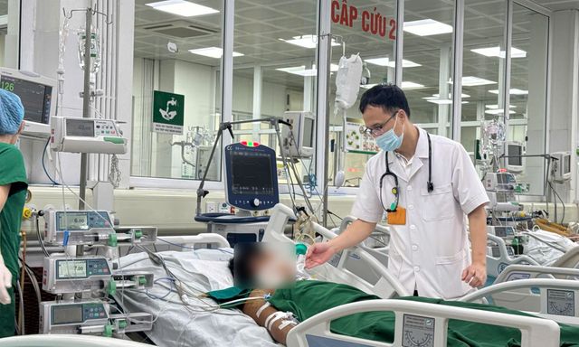Tự mua thuốc nam trên mạng uống suốt 2 tuần, nam thanh niên 28 tuổi suy gan, phù não nguy kịch