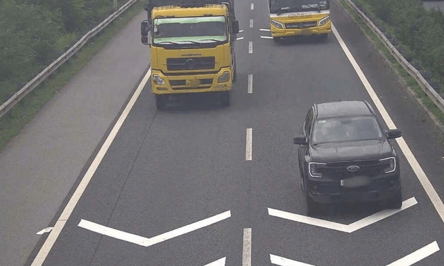 Cục CSGT: Chỉ xử lý một số trường hợp lái xe cố ý không giữ khoảng cách, chủ yếu là xe kinh doanh vận tải