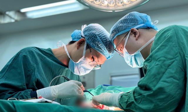 Bệnh viện Bệnh Nhiệt đới Trung ương cấp cứu người phụ nữ nhiễm vi khuẩn hiếm gặp