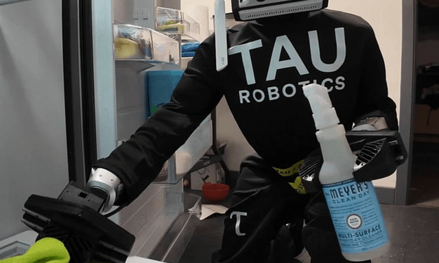 Robot hình người thay giúp việc làm việc nhà, giá hơn 700 nghìn đồng/giờ