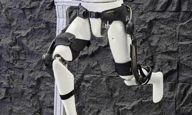 Khung xương robot bước ra đường phố, người dùng sắp có thêm một “đôi chân trợ lực”