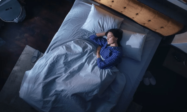 Ngủ trong phòng có ánh sáng yếu vẫn có thể ảnh hưởng đến tim: Nghiên cứu mới phát hiện điều đáng chú ý