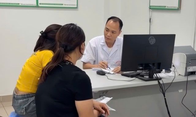 Nước lũ rút, mối nguy chưa qua: Bác sĩ cảnh báo loạt bệnh dễ bùng phát
