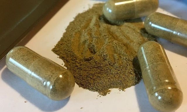 Người đàn ông tử vong sau khi uống thực phẩm chức năng “thuần tự nhiên”: Bác sĩ cảnh báo loại lá cây có tác dụng tương đương ma túy