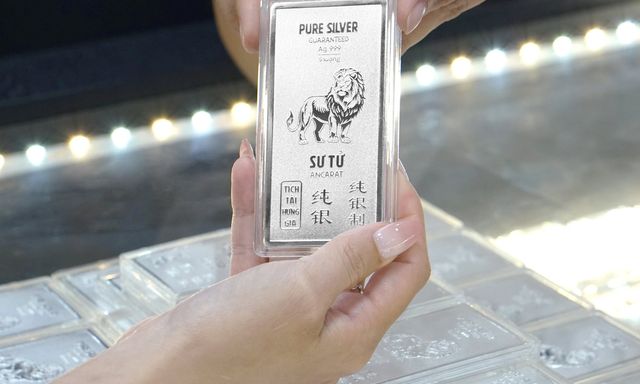 “Ông trùm” ngành kim loại quý, nổi tiếng với các sản phẩm mỹ nghệ bạc tinh xảo vừa bắt tay với Vietinbank đưa sản phẩm bạc miếng bạc thỏi lên ứng dụng điện thoại: LÀ AI?