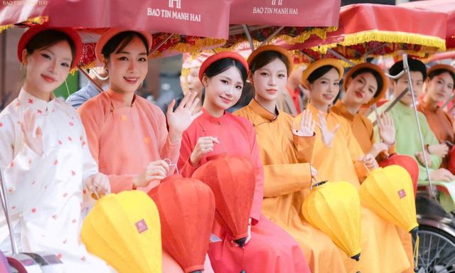 Lễ hội Bách Hoa Hỷ Sự nâng niu ký ức Việt: Rước dâu thời Nguyễn, hồi môn vàng 24K và đám cưới đường phố thập niên 90