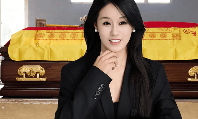 Xinh đẹp, sơn móng, dùng nước hoa khi làm việc với người chết: Nữ nhân viên mai táng bị 