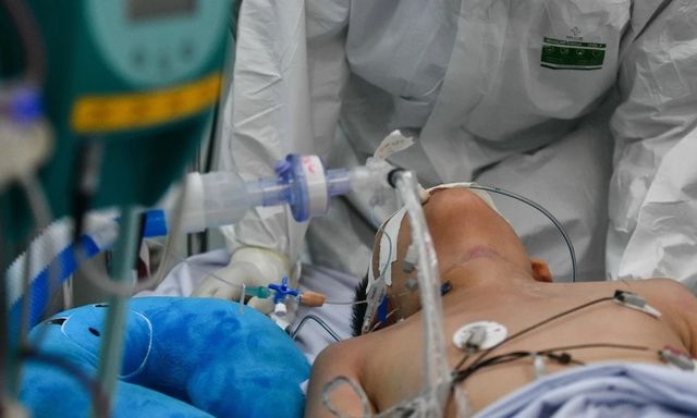 Sốt nhẹ vài ngày, hôn mê sâu trong chớp mắt: Bệnh viện Bạch Mai cảnh báo căn bệnh “ăn não” có thể cướp mạng chỉ sau 24 giờ